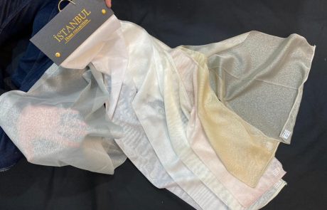 Tül və pərdə satışı, Türkiyə istehsalı pərdələr anbardan tikilir və quraşdırılır, kataloqlar mənzillərə çatdırılır.