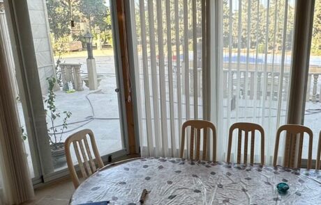 Dikey pərdə, bağ evi